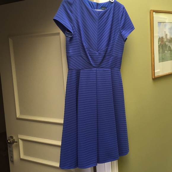 Gabby Skye Dresses & Skirts - ⭐️⭐️⭐️NWOT 💙💙 Royal Blue Dress 💙💙💙💙